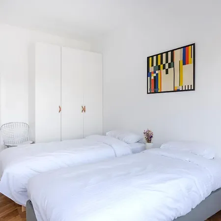 Apartment Moliere Design